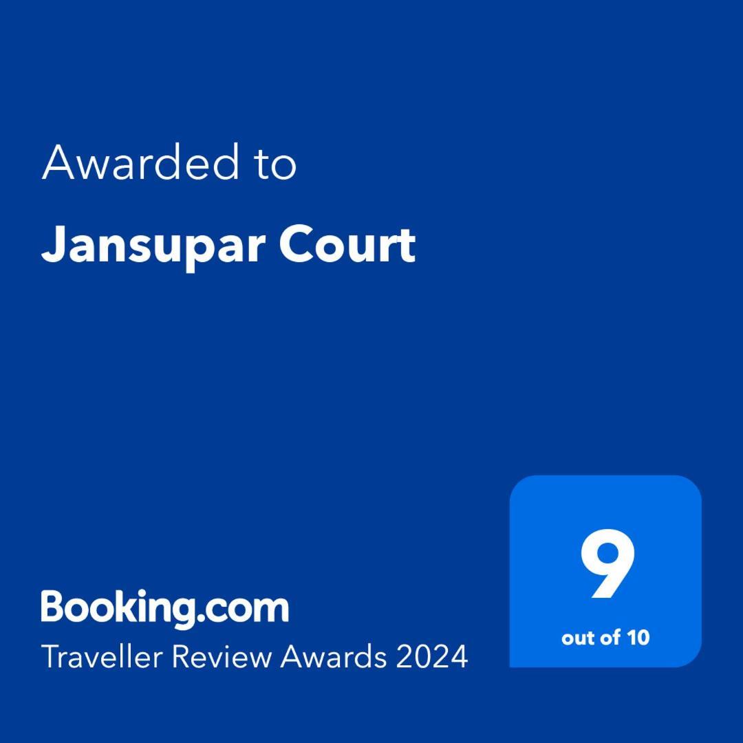 Апартаменты Jansupar Court Чианграй Экстерьер фото